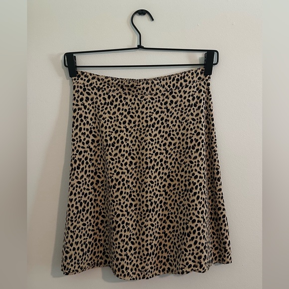 Cheetah Print Mini Skirt - Picture 2 of 9